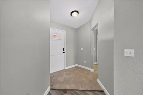 Entry Way - 7 Willow Run Dr, Ocala, FL 34472 photo 2 of 4