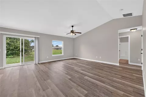 Living - 7 Willow Run Dr, Ocala, FL 34472 photo 2 of 6
