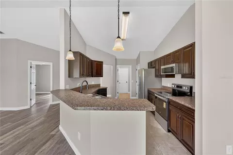 Kitchen - 7 Willow Run Dr, Ocala, FL 34472 photo 3 of 3