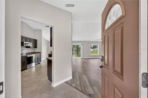 Entry Way - 7 Willow Run Dr, Ocala, FL 34472 photo 1 of 4