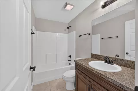 Bath - 7 Willow Run Dr, Ocala, FL 34472 photo 4 of 4