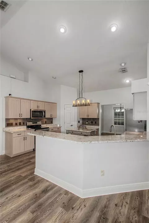 Kitchen - 5045 SW 2nd Ave, Ocala, FL 34471 photo 6 of 7
