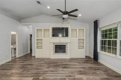 Living - 5045 SW 2nd Ave, Ocala, FL 34471 photo 3 of 7