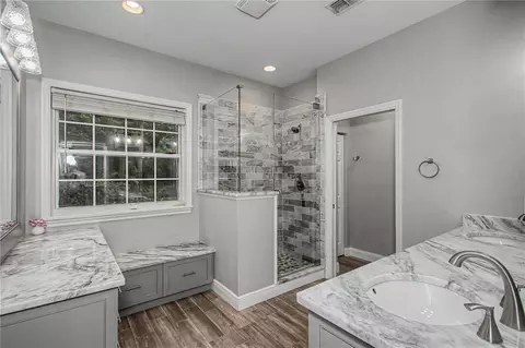 Bath - 5045 SW 2nd Ave, Ocala, FL 34471 photo 1 of 9