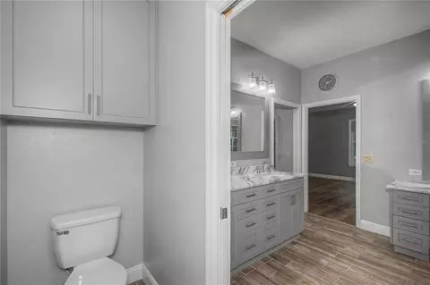 Bath - 5045 SW 2nd Ave, Ocala, FL 34471 photo 2 of 9