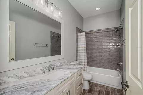 Bath - 5045 SW 2nd Ave, Ocala, FL 34471 photo 5 of 9
