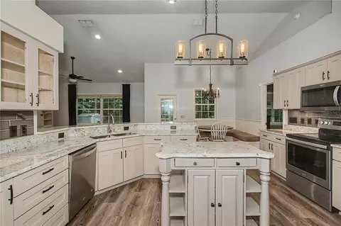 Kitchen - 5045 SW 2nd Ave, Ocala, FL 34471 photo 5 of 7
