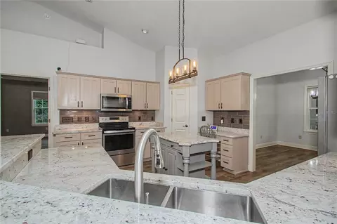 Kitchen - 5045 SW 2nd Ave, Ocala, FL 34471 photo 2 of 7