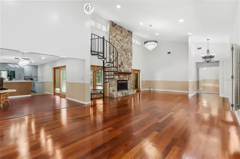 Living - 3261 SE 41st Pl, Ocala, FL 34480 photo 4 of 8