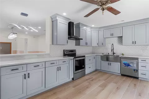 Kitchen - 3261 SE 41st Pl, Ocala, FL 34480 photo 3 of 4