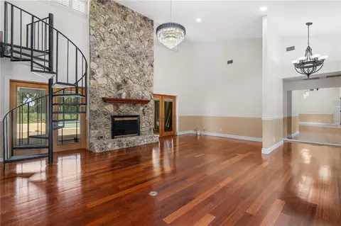 Living - 3261 SE 41st Pl, Ocala, FL 34480 photo 2 of 8