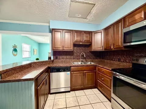 Kitchen - 4263 Weldon Ave, Spring Hill, FL 34609 photo 2 of 3