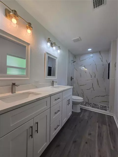 Bath - 11 Sequoia Loop Pl, Ocklawaha, FL 32179 photo 1 of 5