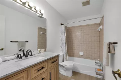 Bath - 2045 SE 32nd St, Ocala, FL 34471 photo 1 of 2