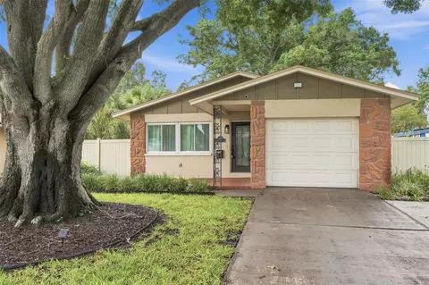 205 SE Monroe Cir N, Saint Petersburg, FL 33703