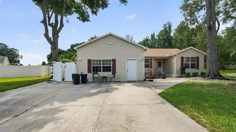 706 Murray Ln, Lady Lake, FL 32159