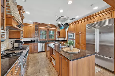 Kitchen - 1311 SE 17th Ave, Ocala, FL 34471 photo 3 of 5