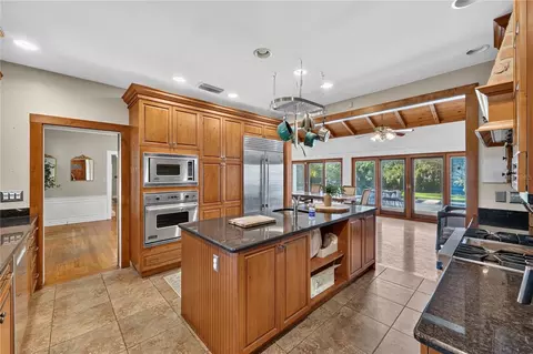 Kitchen - 1311 SE 17th Ave, Ocala, FL 34471 photo 4 of 5