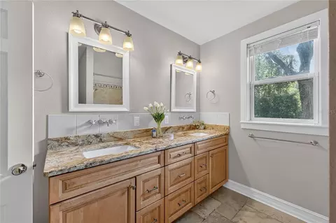 Bath - 1311 SE 17th Ave, Ocala, FL 34471 photo 5 of 9
