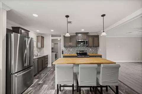Kitchen - 122 SE 70th Cir, Ocala, FL 34472 photo 2 of 2