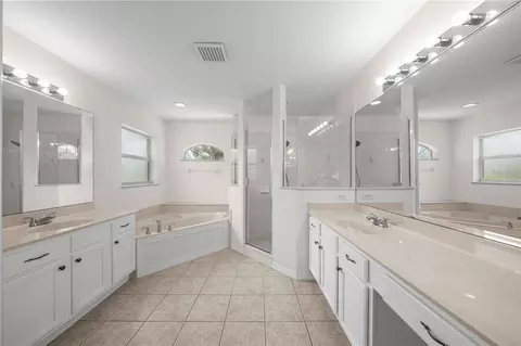 Bath - 4949 SW 109th Loop, Ocala, FL 34476 photo 1 of 4