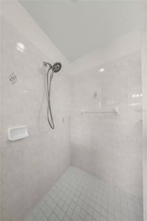 Bath - 4949 SW 109th Loop, Ocala, FL 34476 photo 2 of 4