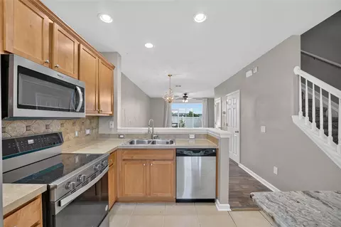 Kitchen - 4908 SW 45th Cir, Ocala, FL 34474 photo 3 of 5