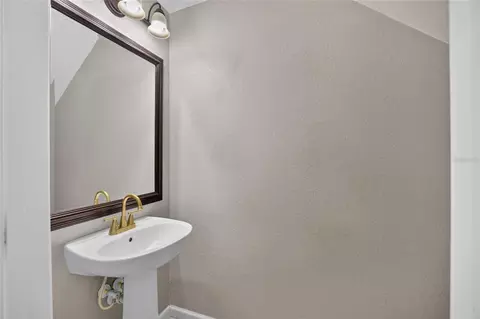 Bath - 4908 SW 45th Cir, Ocala, FL 34474 photo 2 of 6