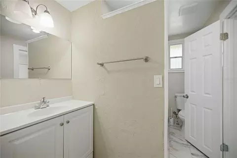Bath - 2107 NE 8th Rd, Ocala, FL 34470 photo 3 of 4