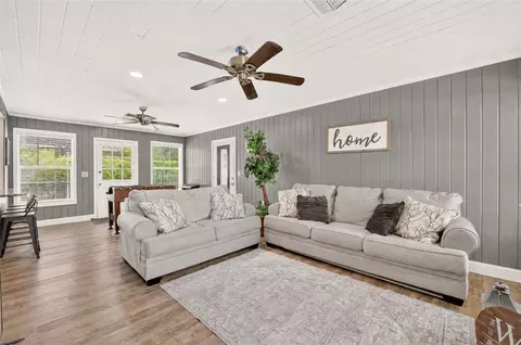 Living - 223 NW 7th St, Williston, FL 32696 photo 2 of 2