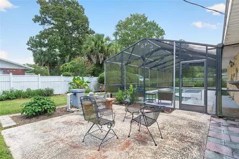 Exterior - 223 NW 7th St, Williston, FL 32696 photo 4 of 6