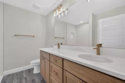 Bath - 153 Oak Cir, Ocala, FL 34472 photo 2 of 2