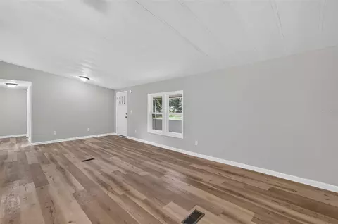 Living - 2888 SE 59th St, Ocala, FL 34480 photo 2 of 6