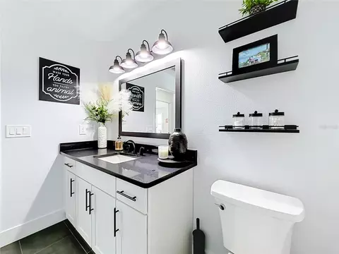 Bath - 7525 NE 58th Ave, Anthony, FL 32617 photo 6 of 9