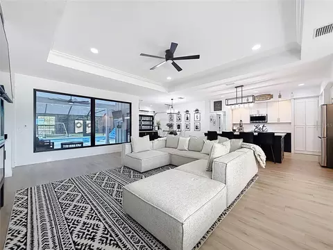 Living - 7525 NE 58th Ave, Anthony, FL 32617 photo 2 of 4