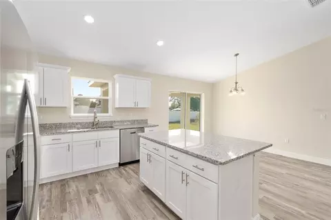 Kitchen - 98 Pecan Course Cir, Ocala, FL 34472 photo 3 of 4