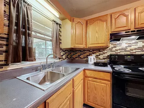 Kitchen - 1809 NE 6th St, Ocala, FL 34470 photo 3 of 5