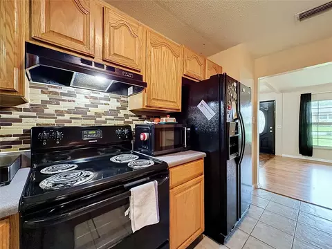 Kitchen - 1809 NE 6th St, Ocala, FL 34470 photo 4 of 5