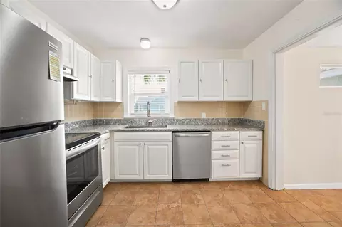 Kitchen - 742 SE 12th St, Ocala, FL 34471 photo 1 of 2