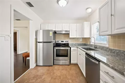 Kitchen - 742 SE 12th St, Ocala, FL 34471 photo 2 of 2