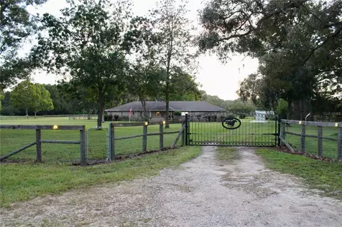17650 NW 71st Ave, Trenton, FL 32693
