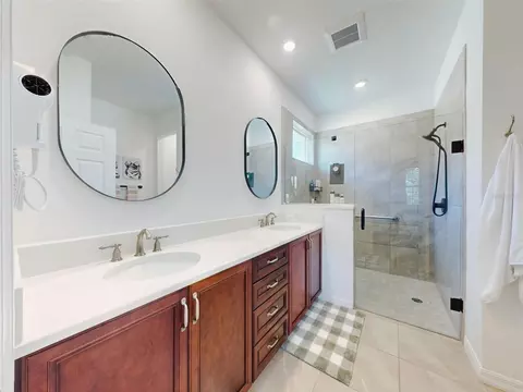Bath - 9886 SW 99th Loop, Ocala, FL 34481 photo 4 of 7