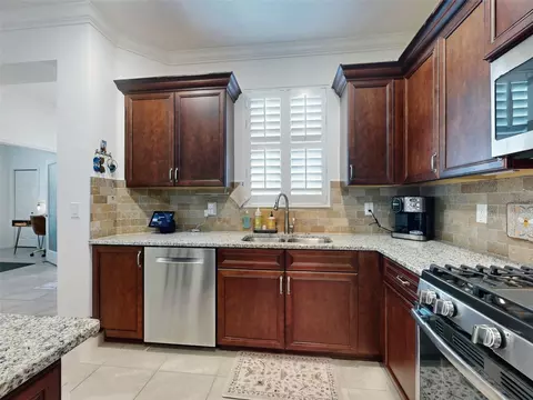 Kitchen - 9886 SW 99th Loop, Ocala, FL 34481 photo 8 of 11