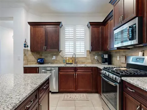 Kitchen - 9886 SW 99th Loop, Ocala, FL 34481 photo 7 of 11