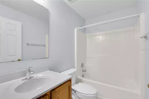 Bath - 4125 SW 33rd St, Ocala, FL 34474 photo 3 of 5