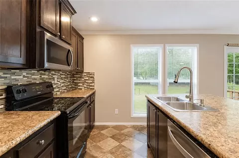 Kitchen - 13711 NE 8th St, Williston, FL 32696 photo 2 of 2