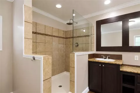 Bath - 13711 NE 8th St, Williston, FL 32696 photo 2 of 5