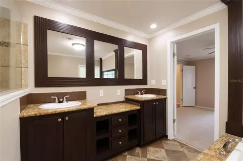 Bath - 13711 NE 8th St, Williston, FL 32696 photo 3 of 5