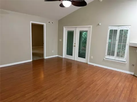 Living - 731 SE 30th Ave, Ocala, FL 34471 photo 2 of 2