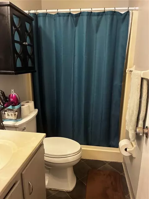 Bath - 1701 SE 24th Rd #201, Ocala, FL 34471 photo 3 of 5